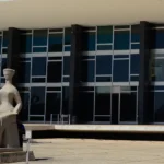 Segunda Turma do STF forma maioria para afastar diretor-geral da PF